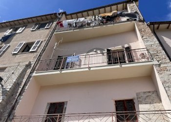 Foto 4 - Trilocale Cerreto di Spoleto Via Del Cassero
 
6, Cerreto di Spoleto - foto 4