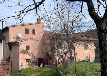 Foto 1 - Casa semi indipendente Campello sul Clitunno - foto 1