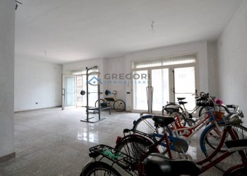 Foto 1 - Commercial Premises Via Garibaldi
snc, Alba Adriatica - photo 1