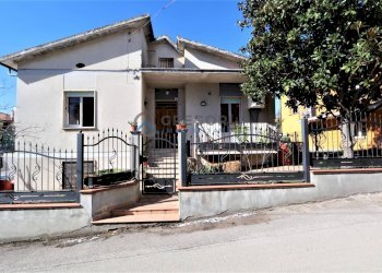 Foto 2 - Casa indipendente via Petrarca
 
5, Nereto - foto 2