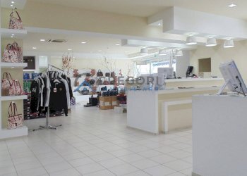 Foto 3 - Commercial Premises Zona Centrale, Alba Adriatica - photo 3