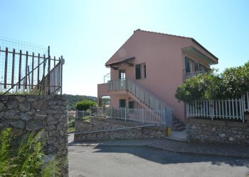 Foto 1 - Quadrilocale Via Canavè
 
1, Toirano - foto 1