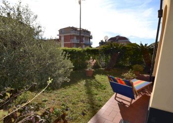 Foto 15 - Quadrilocale Via Gabriele D'Annunzio
 
15, Loano - foto 15