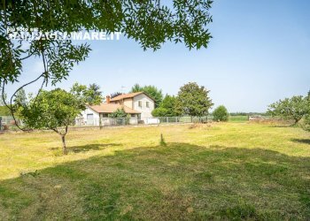 Foto 1 - Independent house via biverare
 
11, Mesola - photo 1