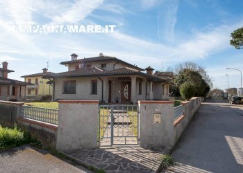 Foto 2 - Independent house via 2 febbraio
 
10/h, Riva del Po - photo 2