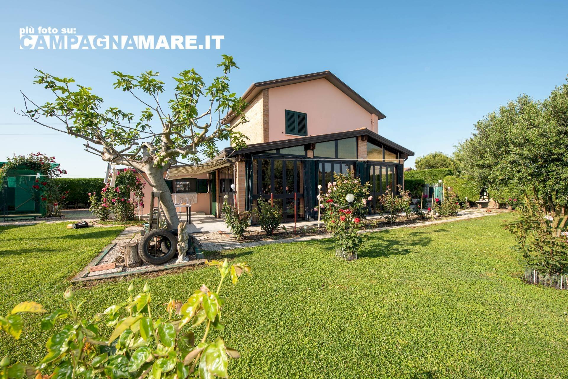 Foto 1 - Casa indipendente Piazza Unità
 
10/h, Jolanda di Savoia - foto 1