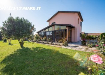 Foto 3 - Casa indipendente Piazza Unità
 
10/h, Jolanda di Savoia - foto 3