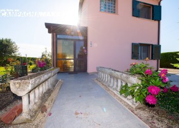 Foto 36 - Casa indipendente Piazza Unità
 
10/h, Jolanda di Savoia - foto 36