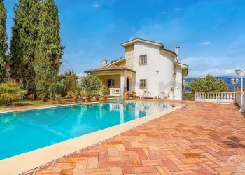 Foto 1 - Villa Via Quaglieri Vecchio
 
12, Arpino - foto 1