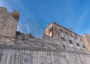 Foto 1 - Stabile - Palazzo Via Plebiscito
 
64, Vico nel Lazio - foto 1