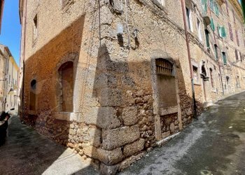 Foto 4 - Stabile - Palazzo Via Diego de Lucis
 
6, Arpino - foto 4