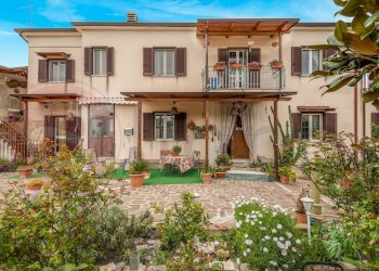 Foto 1 - Casa indipendente Via Chiaia
 
23, Sant'Ambrogio sul Garigliano - foto 1