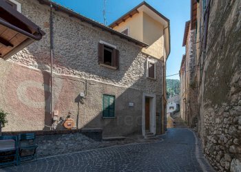 Foto 4 - Stabile - Palazzo Via Maggiore
 
16, Piglio - foto 4