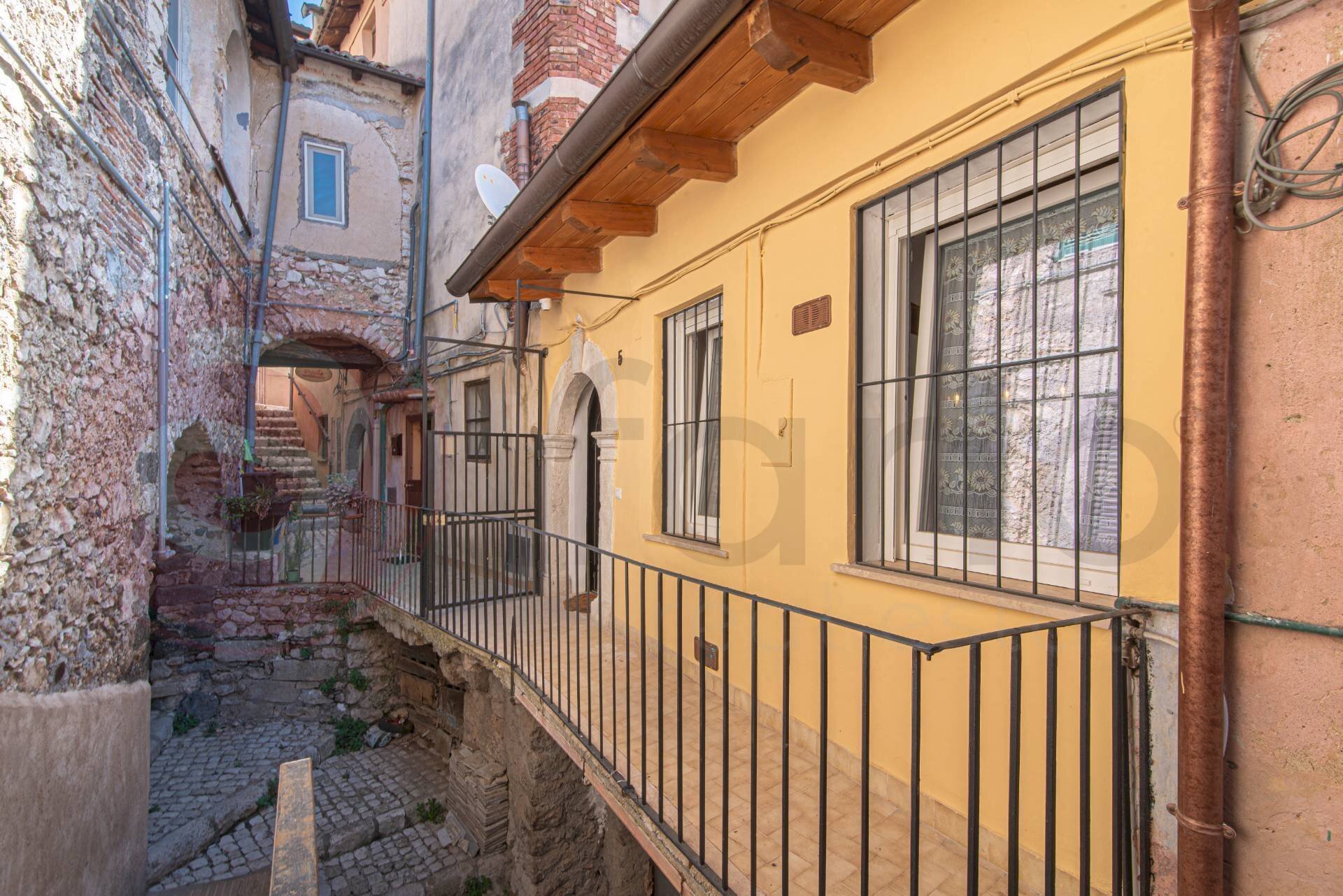 Foto 1 - Stabile - Palazzo Via Dell'Archetto
 
10, Prossedi - foto 1