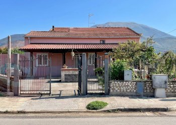 Foto 1 - Casa semi indipendente Via Guglielmo Marconi
 
23, Aquino - foto 1