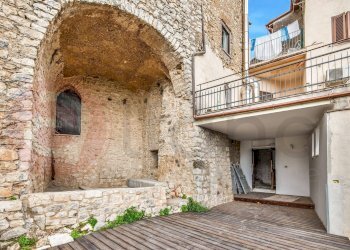 Foto 39 - Stable - Palace Via Roma
 
38, Prossedi - photo 39