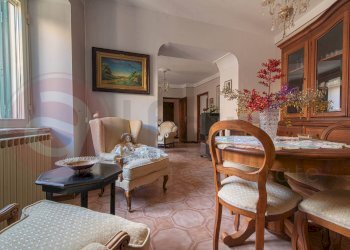 Foto 1 - Stabile - Palazzo Vicolo Perla
 
14, Arpino - foto 1