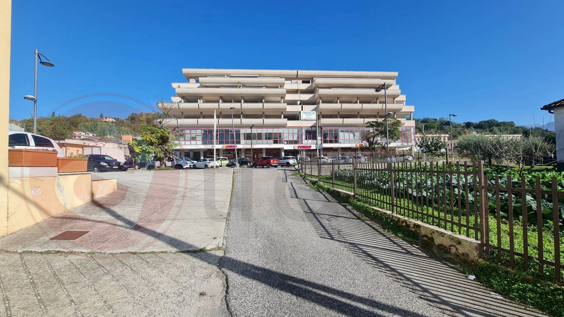 Foto 1 - Box Via Lione
 
snc, Atina - foto 1