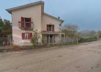 Foto 1 - Casa indipendente Via Farneto
 
15, Rocca D'Evandro - foto 1