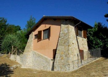 Foto 1 - Casa indipendente frazione Quadro Vocabolo Apparita
 
2, Todi - foto 1