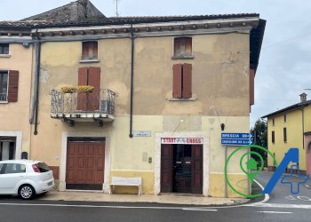 Foto 1 - Stable - Palace piazza Guglielmo Marconi angolo via xxiv giugno, Solferino - photo 1