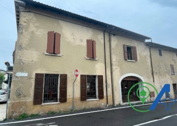 Foto 11 - Stable - Palace piazza Guglielmo Marconi angolo via xxiv giugno, Solferino - photo 11