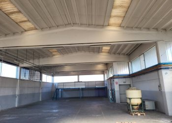 Foto 1 - Locale Commerciale via vittorio veneto, Oleggio Castello - foto 1