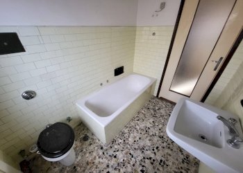 Foto 10 - Negozio manzoni
 
7, Albizzate - foto 10