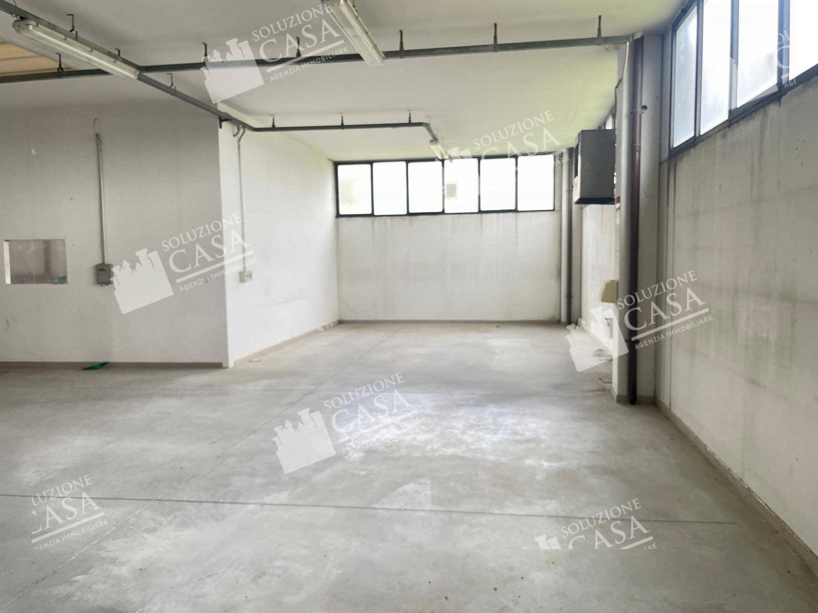 Foto 1 - Capannone Castello d'Argile - foto 1