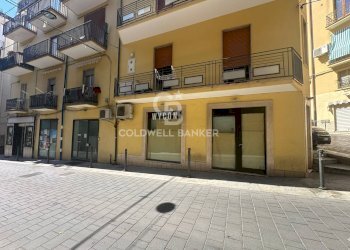 Foto 2 - Locale Commerciale Via Mazzini
 
8, Agropoli - foto 2