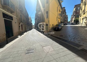 Foto 3 - Locale Commerciale Via Mazzini
 
8, Agropoli - foto 3