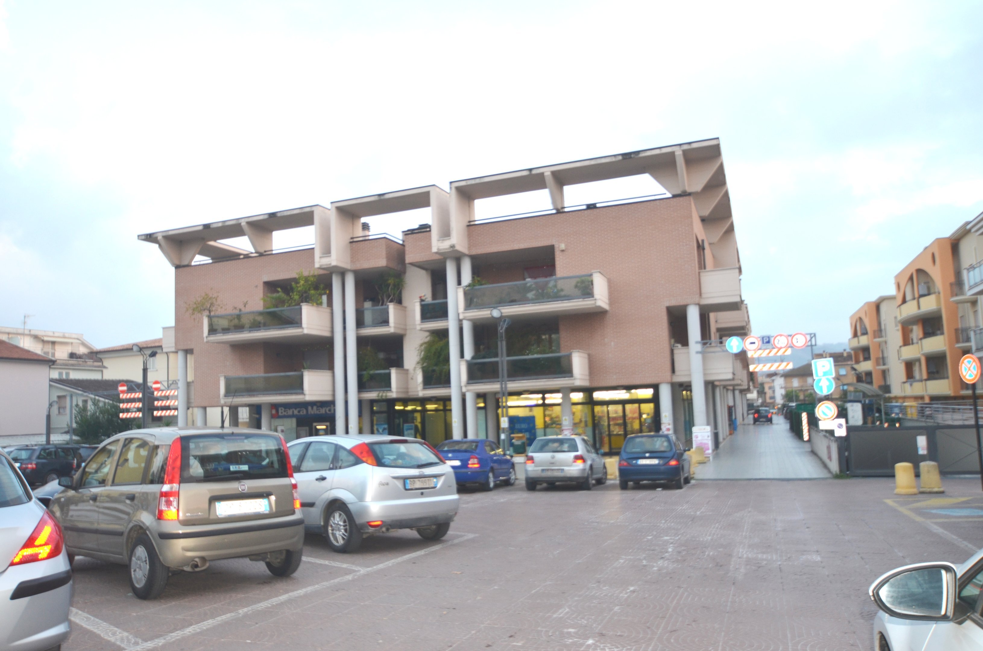 Foto 1 - Commercial Premises Viale De Gasperi, Monteprandone - photo 1