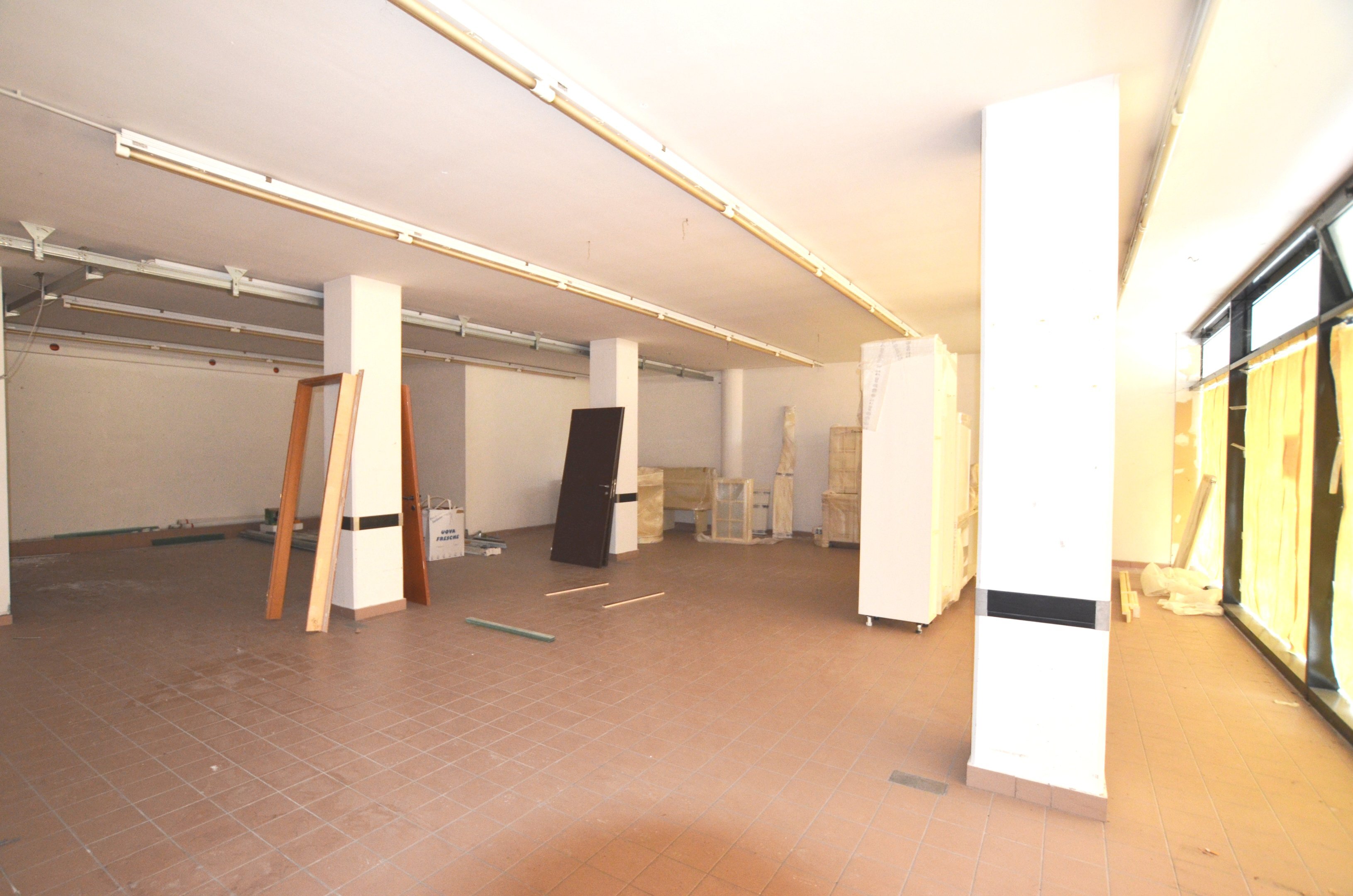 Foto 2 - Commercial Premises Viale De Gasperi, Monteprandone - photo 2