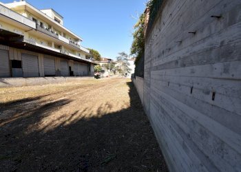 Foto 9 - Locale Commerciale Via Lauri
 
3, San Benedetto del Tronto - foto 8