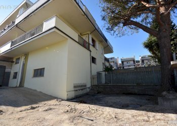 Foto 12 - Locale Commerciale Via Lauri
 
3, San Benedetto del Tronto - foto 11