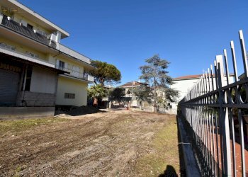 Foto 13 - Locale Commerciale Via Lauri
 
3, San Benedetto del Tronto - foto 12