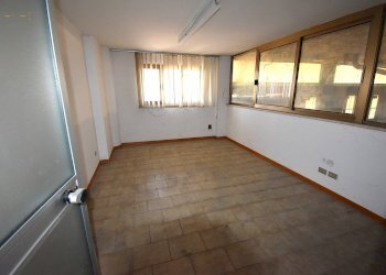 Foto 25 - Locale Commerciale Via Lauri
 
3, San Benedetto del Tronto - foto 24