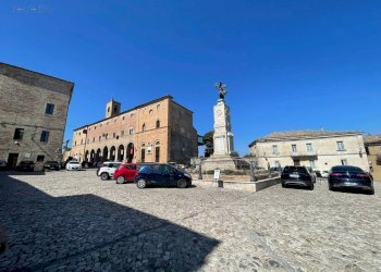 Foto 3 - Locale Commerciale Piazza Donna Bianca De Tharolis, Ripatransone - foto 3