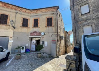 Foto 5 - Locale Commerciale Piazza Donna Bianca De Tharolis, Ripatransone - foto 5