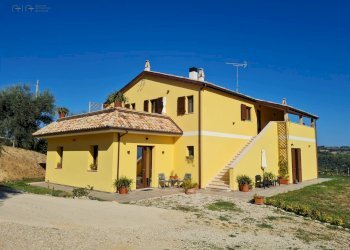 Foto 1 - Rustico Contrada San Michele
 
17, Ripatransone - foto 1