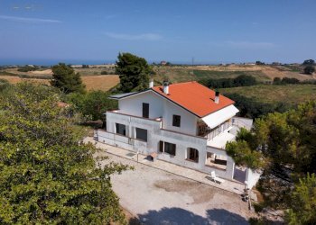 Foto 1 - Villa Contrada Sant'Andrea
 
80, Cupra Marittima - foto 1