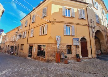 Foto 1 - Locale Commerciale Corso Vittorio Emanuele, Ripatransone - foto 1