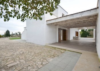 FACCIATA - Villa C.da Lama Cipriani
 
snc, Gravina in Puglia - foto 31