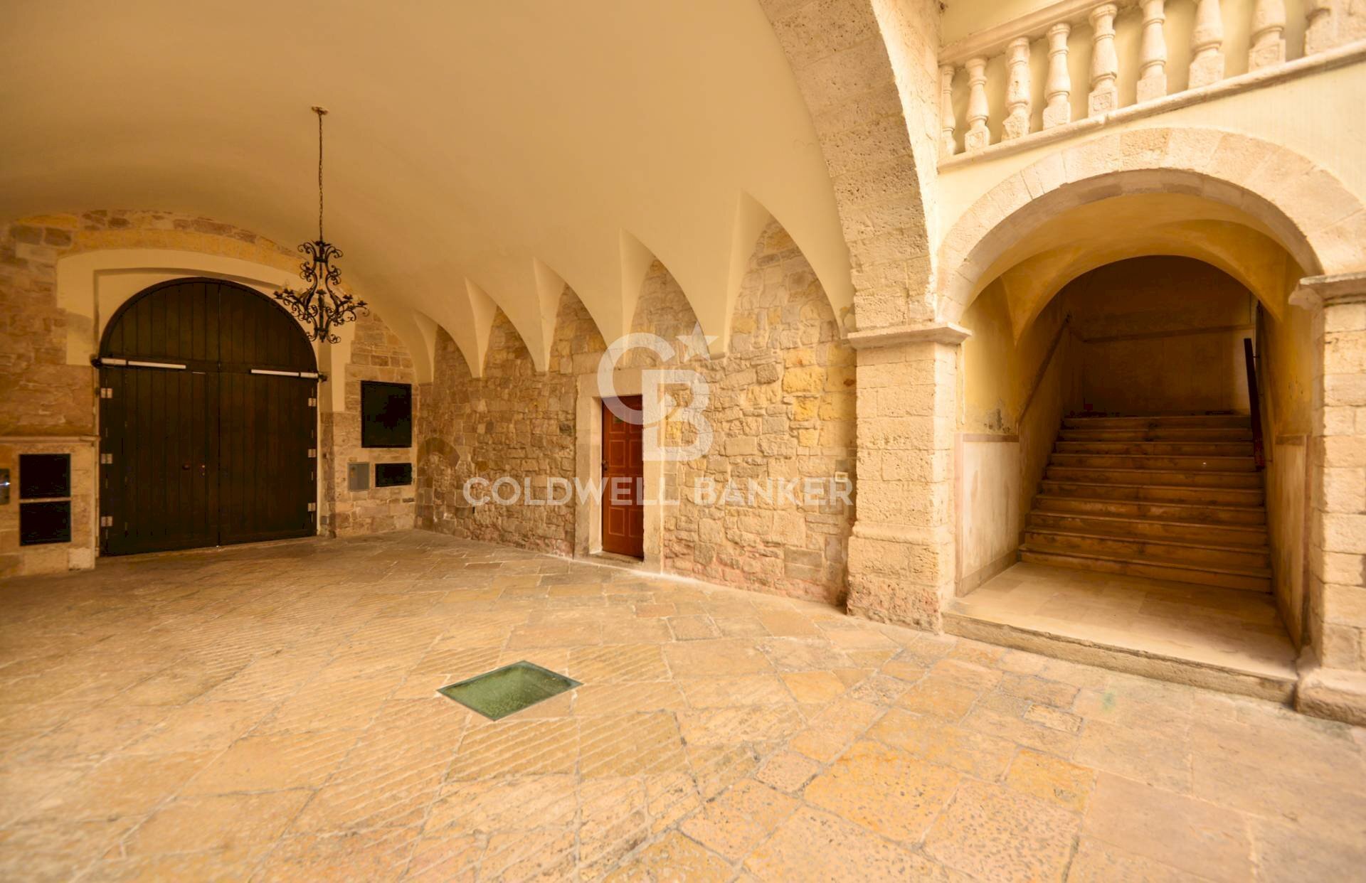 Foto 2 - Stabile - Palazzo Piazza Sedile San Marco
 
9, Trani - foto 2