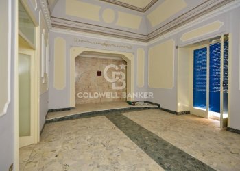 Foto 4 - Stabile - Palazzo Piazza Sedile San Marco
 
9, Trani - foto 4