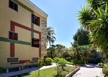 Prospetto laterale posteriore - Villa VIA NAPOLI
 
7, Bari - foto 25