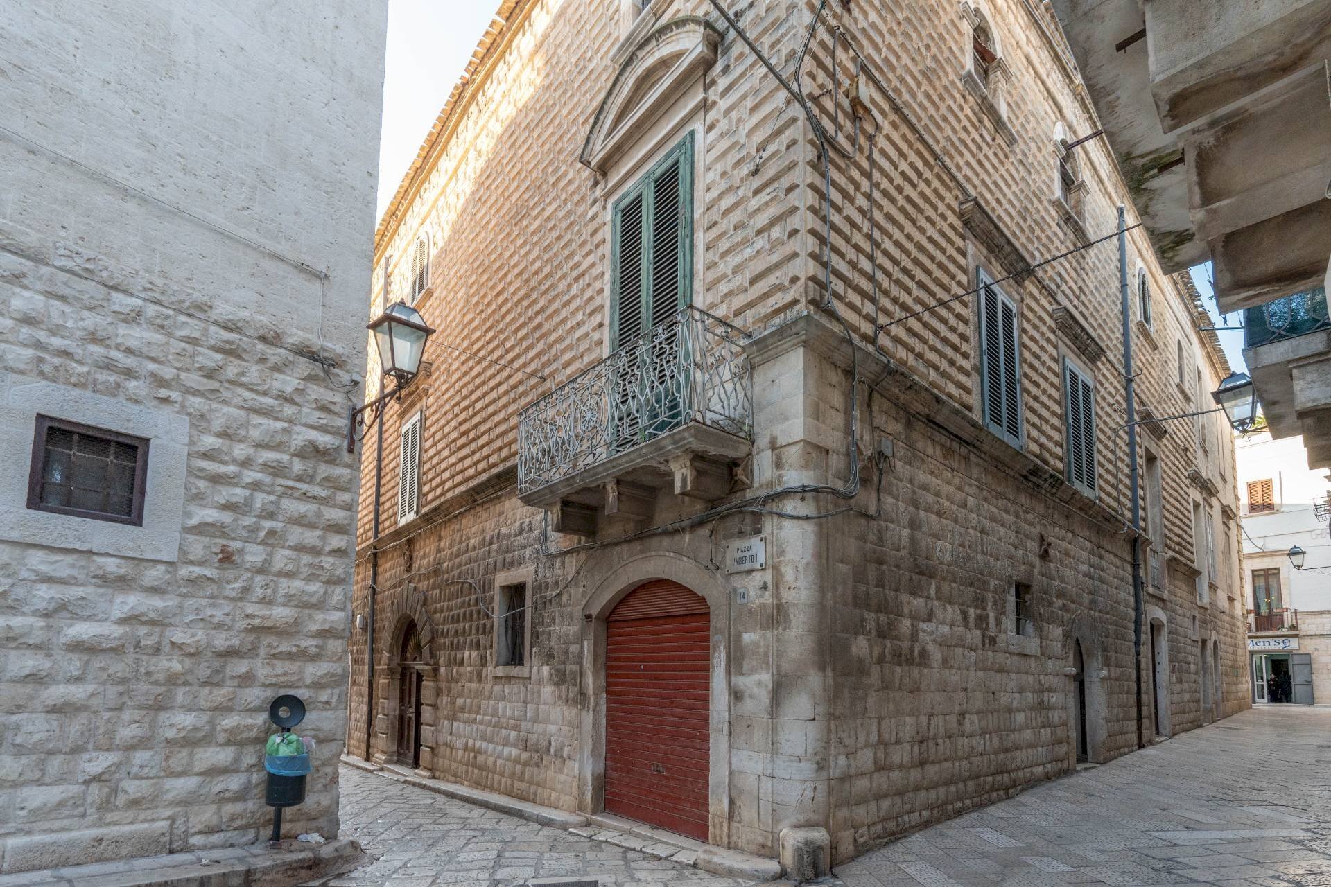 Foto 1 - Stabile - Palazzo Piazza Umberto I
 
13, Rutigliano - foto 1