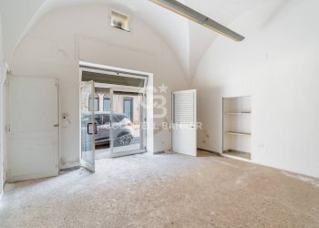 Foto 1 - Locale Commerciale Via Manzoni
 
11, Mola di Bari - foto 1