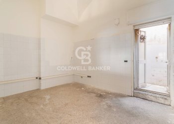 Foto 3 - Locale Commerciale Via Manzoni
 
11, Mola di Bari - foto 3