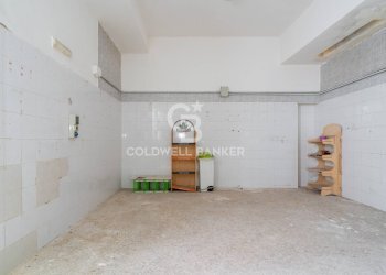 Foto 5 - Locale Commerciale Via Manzoni
 
11, Mola di Bari - foto 5